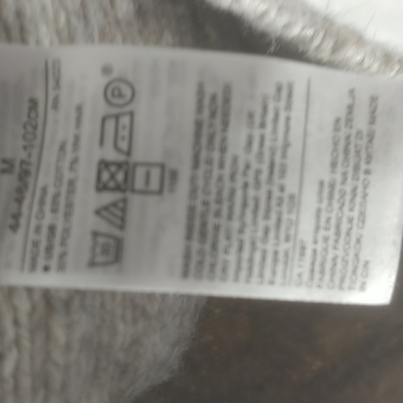 Men's Banana Republic heavy pullover sweater. - Picture 3 of 4